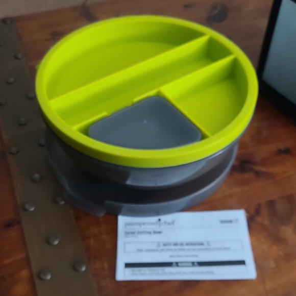 Pampered Chef Salad Cutting Bowl - Picture 4 of 9